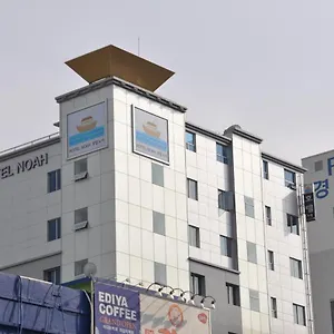 Hotel Noah
